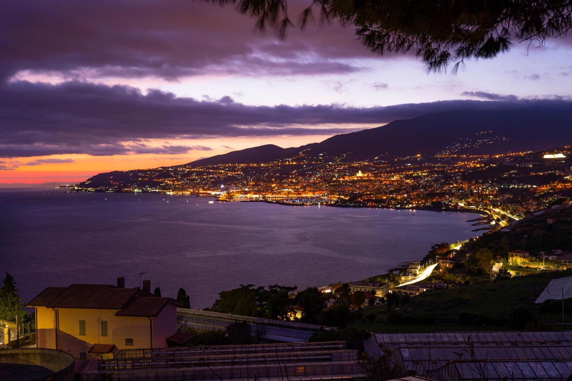 Casa Emma With Sea Glimpse - Happy Rentals San Remo Zewnętrze zdjęcie